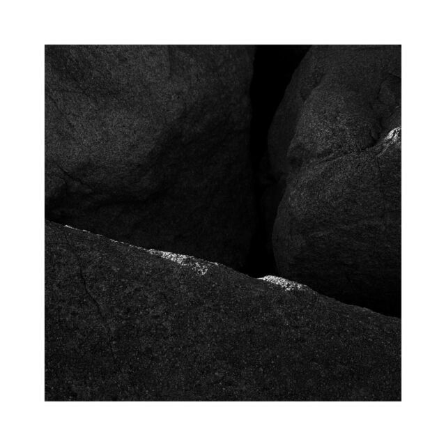 Ar mor
.
.
.
.
.
#art #photography #photo #artphoto #artphotography #abstract #minimalism #streetphotography #iphoneography #iphone16pro #iphone #quimper #somewheremagazine #gominimalmag #gominimalmagazine #nowness @somewheremagazine @gominimalmagazine @nowness @cote.quimper @letelegramme @ouestfrance @ouestfrance.bretagne @ouestfrancequimper #fouesnant