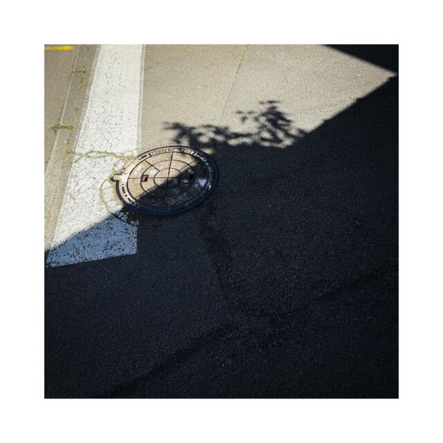 #microcosm #quartier
.
.
.
.
.
#art #photography #photo #artphoto #artphotography #abstract #minimalism #streetphotography #iphoneography #iphone16pro #iphone #quimper #somewheremagazine #gominimalmag #gominimalmagazine #nowness @somewheremagazine @gominimalmagazine @nowness @letelegramme @cote.quimper @ouestfrance @ouestfrance.bretagne @ouestfrancequimper