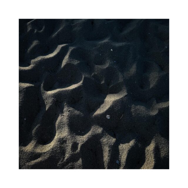 Ar mor
.
.
.
.
.
#art #photography #photo #artphoto #artphotography #abstract #minimalism #streetphotography #iphoneography #iphone16pro #iphone #quimper #somewheremagazine #gominimalmag #gominimalmagazine #nowness @somewheremagazine @gominimalmagazine @nowness @letelegramme @cote.quimper @ouestfrance @ouestfrance.bretagne @ouestfrancequimper
